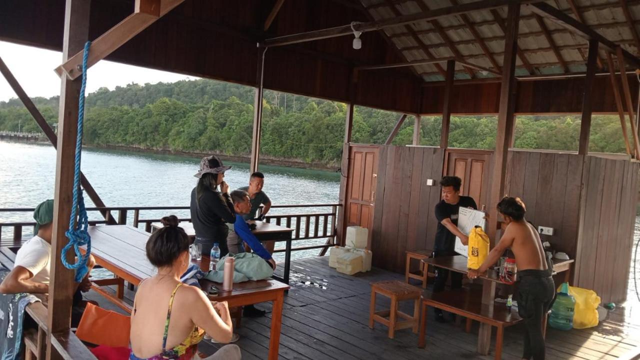Maratua Dive Center And Lodge Maratua Island Esterno foto